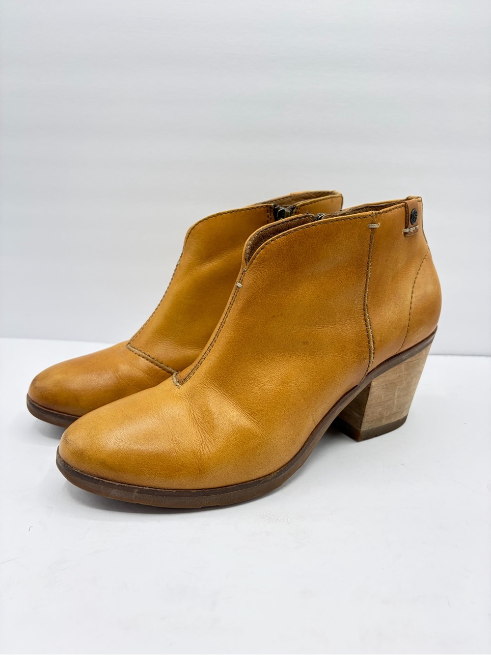 Bussola Women’s Sz 7-7.5 Leather Light Brown (Toffee)Boots Booties Fall Neutral